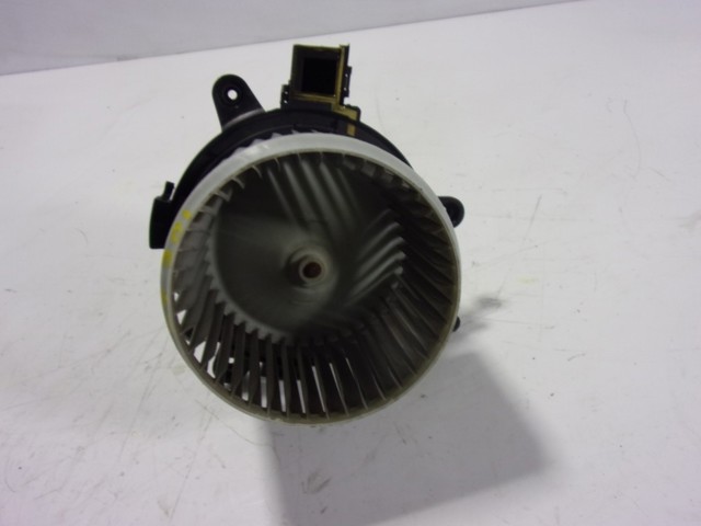 1609690280 Peugeot/Citroen Motor de ventilador de forno (de aquecedor de salão)