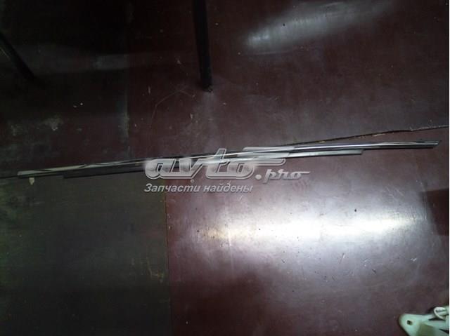 Moldura de vidro deslizante da porta dianteira esquerda GHP950650F Mazda