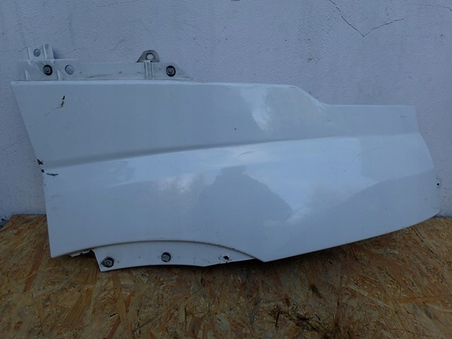 Pára-lama dianteiro direito 5802382340 Iveco