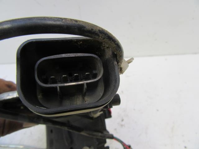 Fecho da porta traseira direita 8230165D11000 Suzuki