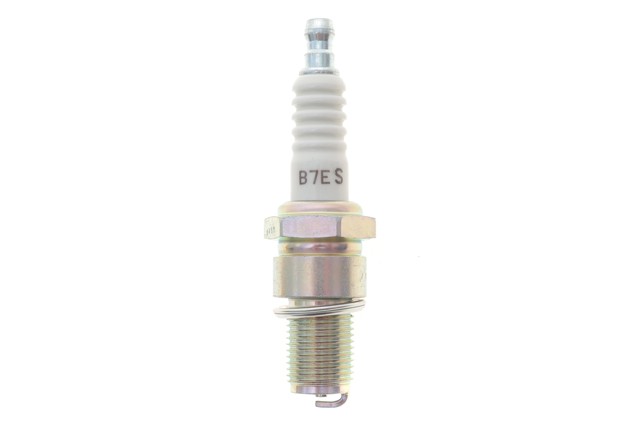 Compre 2877 NGK Vela de ignição