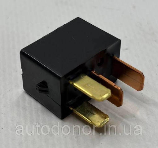 252308990A Nissan/Infiniti Regulador de revoluções de ventilador de esfriamento (unidade de controlo)