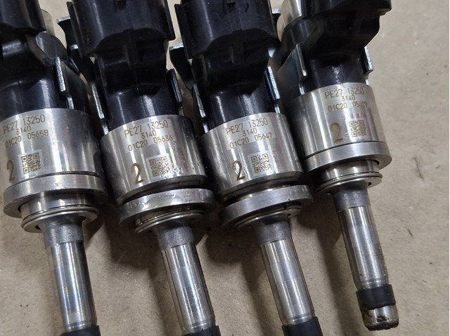 Injetor de injeção de combustível para Mazda CX-3  DK