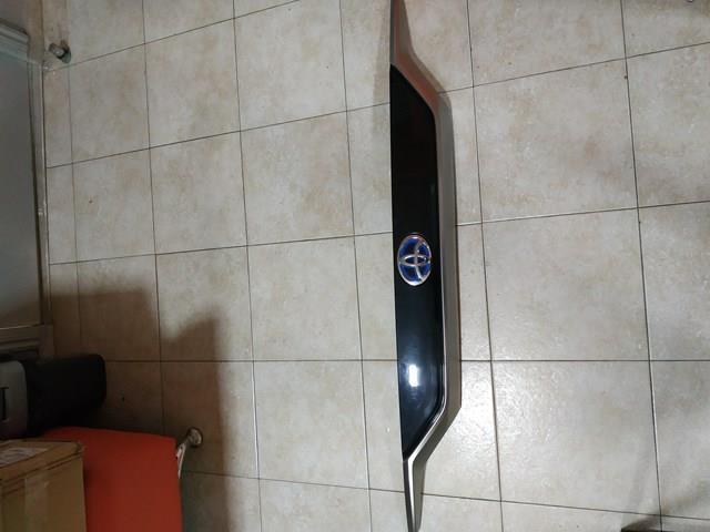 Compre 7680142240 Toyota Placa sobreposta de tampa de porta-malas