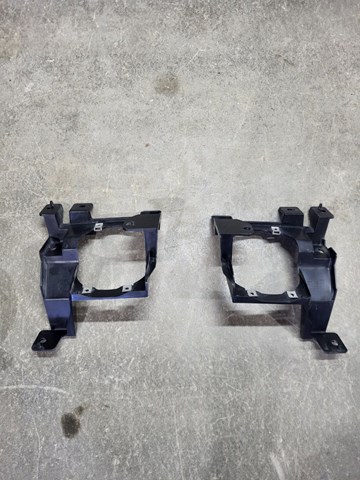 Consola de fixação das luzes de nevoeiro esquerdas 269155NA0A Nissan/Infiniti
