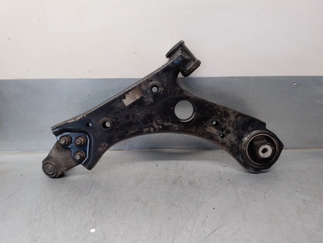 Braço oscilante inferior direito de suspensão dianteira 52082897 Fiat/Alfa/Lancia