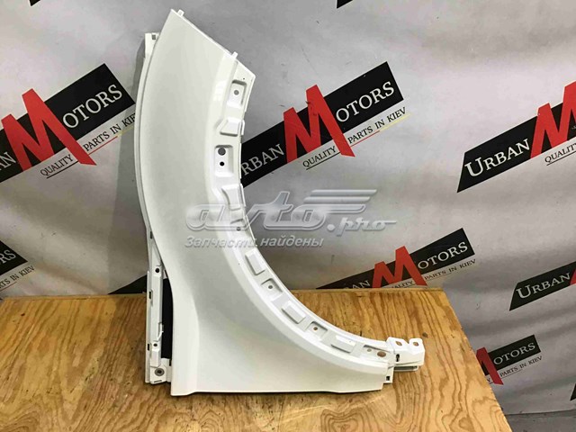 Compre LR027589 Land Rover Pára-lama dianteiro direito