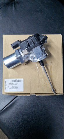 Válvula (atuador) de controlo de turbina Glossyautoparts EBY422135A6355