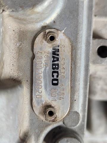 Válvula do freio de pie (TRUCK) MAN 81521306311