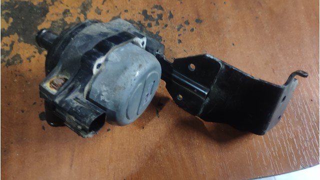 Compre 210109597R Renault (RVI) Bomba de água (bomba) de esfriamento, adicional elétrica