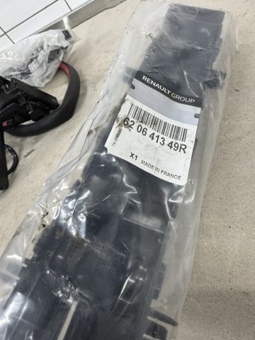 Kit de suportes/ fixações do para-choque dianteiro 620641349R Renault (RVI)