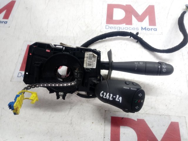 Compre 8200792584 Renault (RVI) Comutador direito instalado na coluna da direção