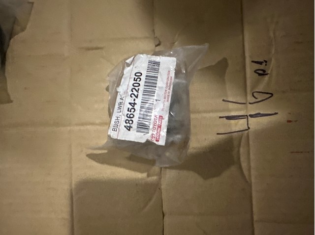 4865422050 Toyota Bloco silencioso dianteiro do braço oscilante inferior