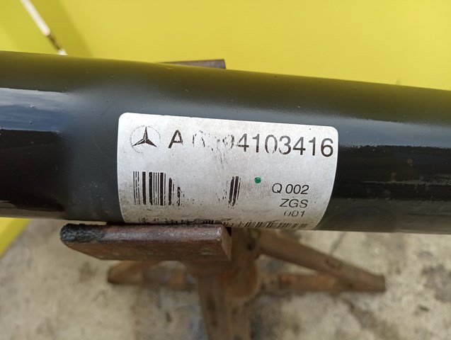 A6394103416 Mercedes Junta universal traseira montada
