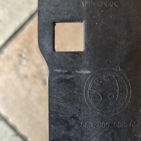 Suporte do radiador montado (painel de montagem de fixação das luzes) 30805248 AND