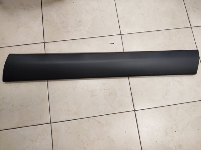 Compre 7507348010 Toyota Moldura da porta dianteira direita inferior