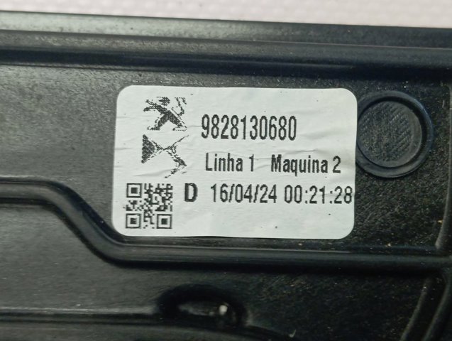 Compre Mecanismo de acionamento de vidro da porta dianteira direita Peugeot 2008 2