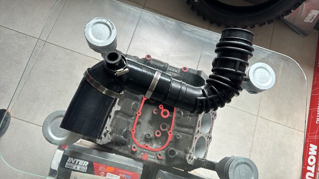 16578VC104 Nissan/Infiniti Cano derivado de ar, entrada na turbina (supercompressão)