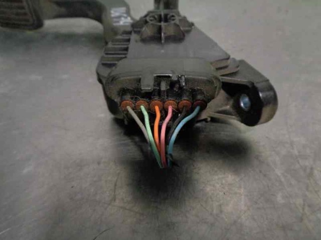  Pedal de gás (de acelerador) Mazda 3 hatchback (BL) (2009 - 2013) 