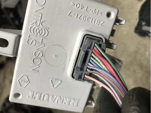 280380655R Renault (RVI) Unidade de controlo de navegação