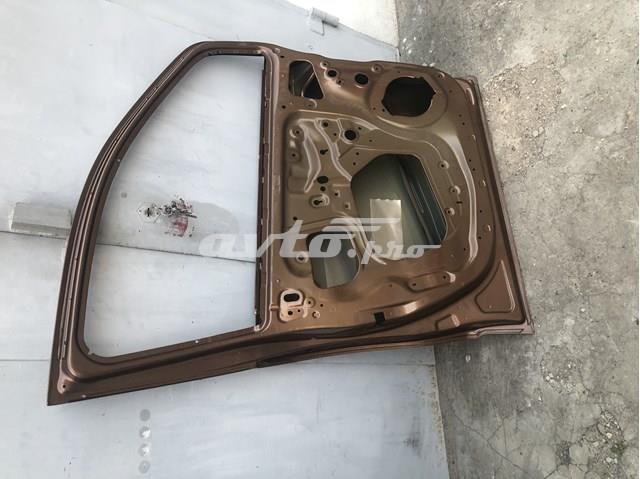 Porta dianteira esquerda 42558753 General Motors