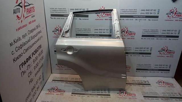 6800354P01000 Suzuki Porta traseira direita