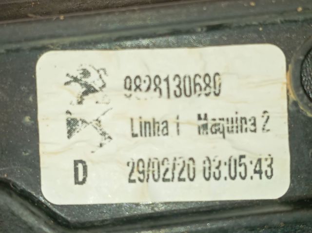 Mecanismo de acionamento de vidro da porta dianteira direita 9828130680 Opel