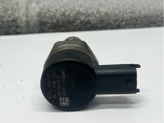 Compre 815539 General Motors Regulador de pressão de combustível na régua de injectores