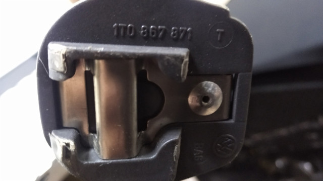 Compre 1T0867871 VAG Estore da seção de bagagem