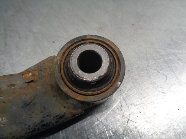 Braço oscilante de suspensão traseira transversal 551101KD0A Nissan/Infiniti