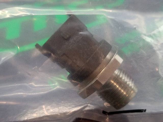 281002908 Bosch Sensor de pressão de combustível