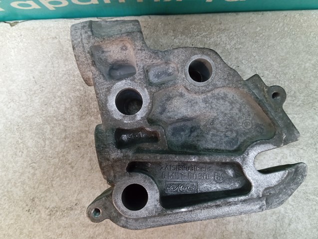 Coxim (suporte) direito de motor BBN339060B Mazda