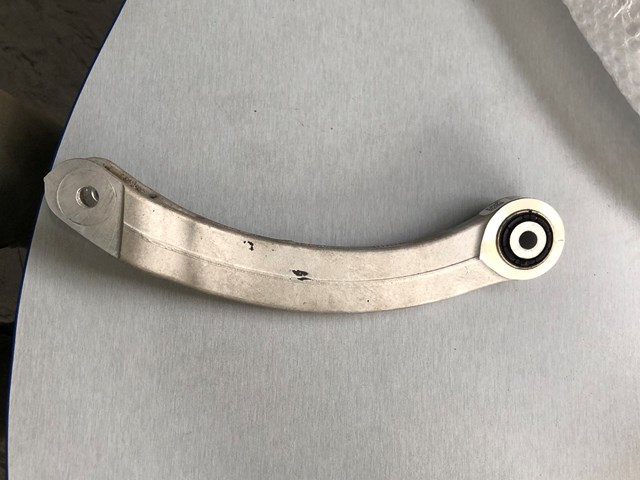 670161064 Fiat/Alfa/Lancia Braço oscilante superior esquerdo de suspensão traseira