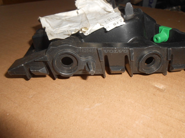 Consola do pára-choque dianteiro Volvo 31425463 preço, a partir de 9,09 USD