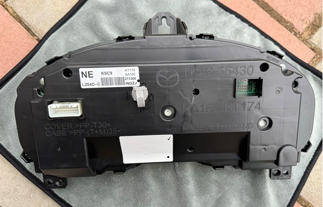 Compre TK4955430 Mazda Painel de instrumentos (quadro de instrumentos)
