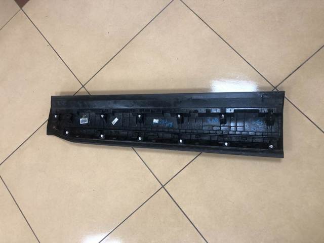 Compre 87721S1200SCR Hyundai/Kia Moldura da porta dianteira esquerda