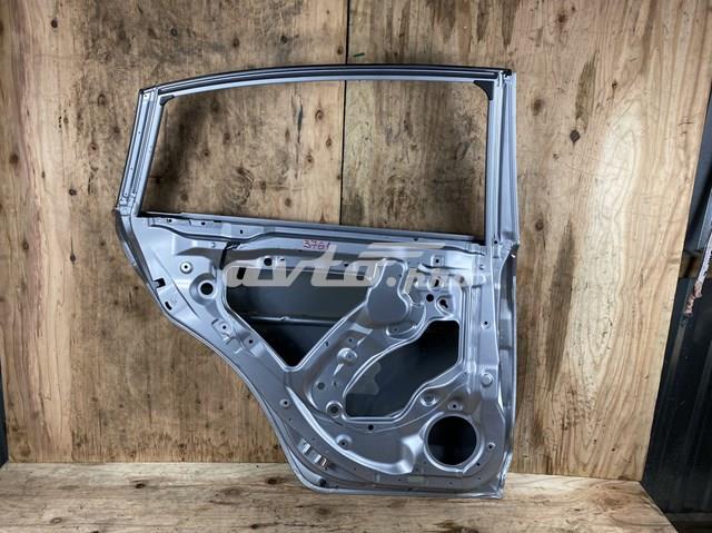 Compre 60409FJ0109P Subaru Porta traseira esquerda