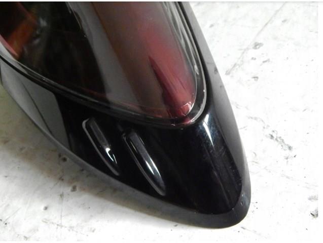 Lanterna traseira direita externa Toyota 81550F4031