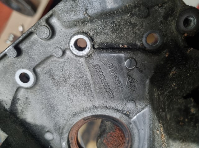 Tampa de motor dianteira 8200563690 Renault (RVI)