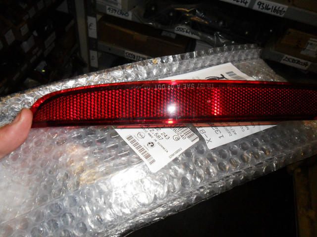 Retrorrefletor (refletor) do pára-choque traseiro direito General Motors 13282240 preço, a partir de 10,43 USD