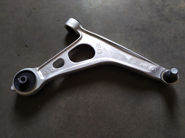 Braço oscilante inferior direito de suspensão dianteira 545006RR0B Nissan/Infiniti