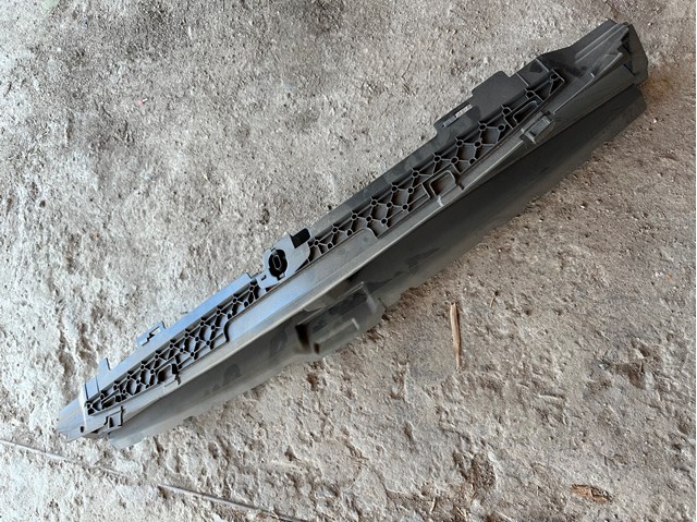 Difusor do radiador de esfriamento inferior BMW 7497285