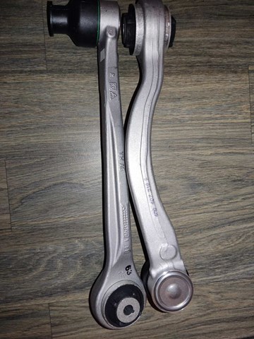 Braço oscilante superior direito de suspensão dianteira VAG 8B3407510A preço, a partir de 71,51 USD