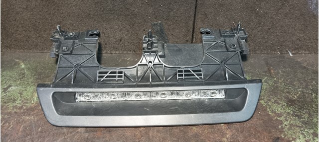 Sinal de parada traseiro adicional Renault DUSTER II HM
