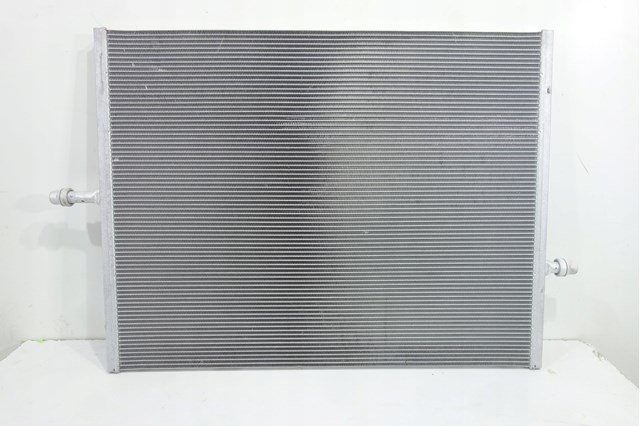 Radiador de esfriamento de motor adicional A9075001300 Mercedes