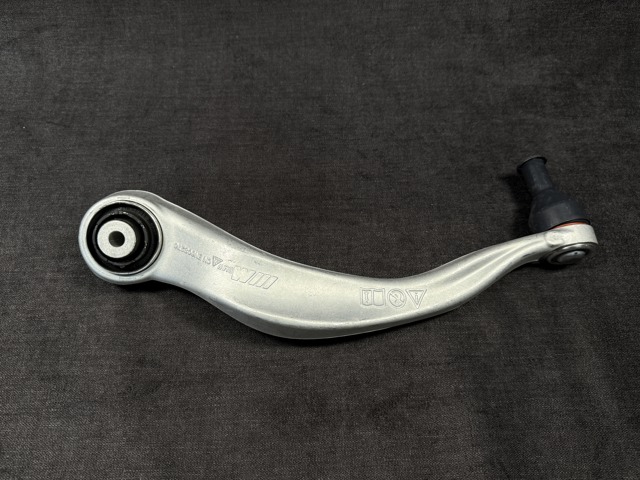31108095653 BMW Braço oscilante inferior esquerdo de suspensão dianteira