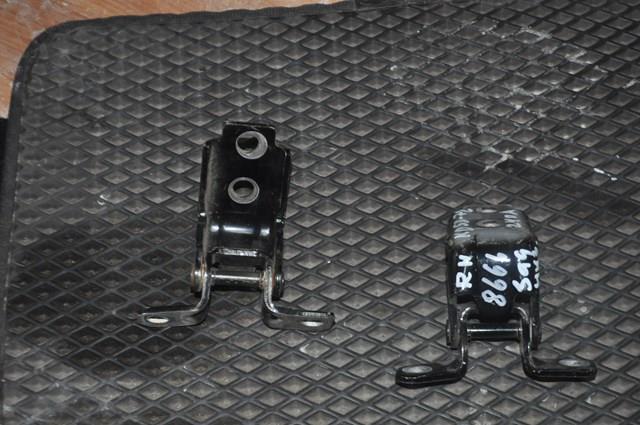 Gozno da porta traseira direita Mazda KD5372240A preço, a partir de 24,38 USD