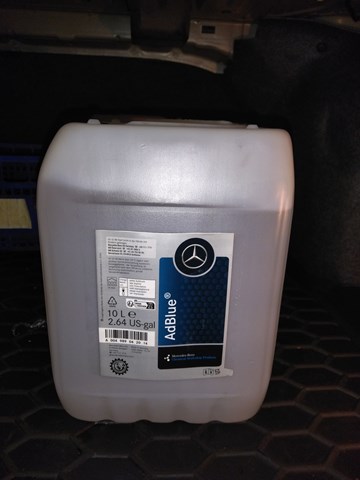 004989042014 Mercedes Fluido AD Blue, ureia