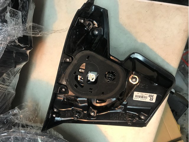 Lanterna traseira direita interna Toyota 81580F4021 preço, a partir de 262,65 USD