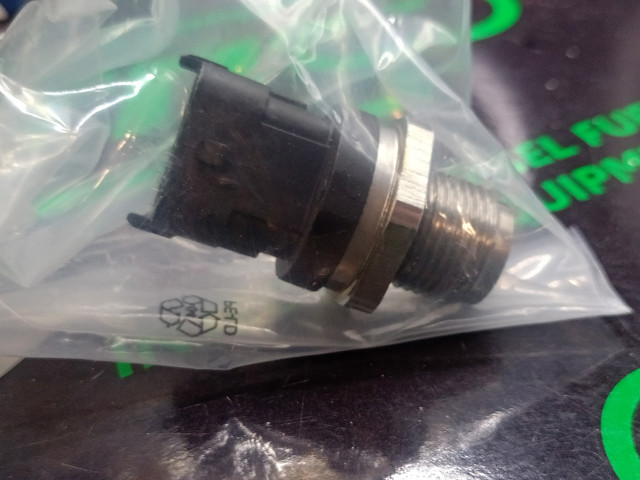 281006035 Bosch Sensor de pressão de combustível